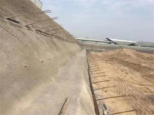 成华河道边坡加固